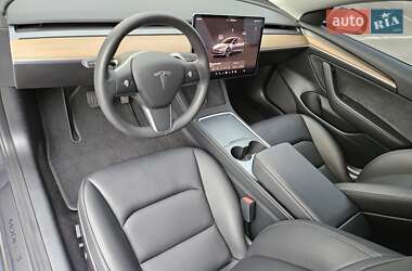 Седан Tesla Model 3 2022 в 