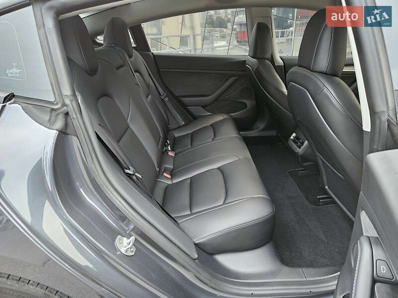 Седан Tesla Model 3 2022 в Дніпрі
