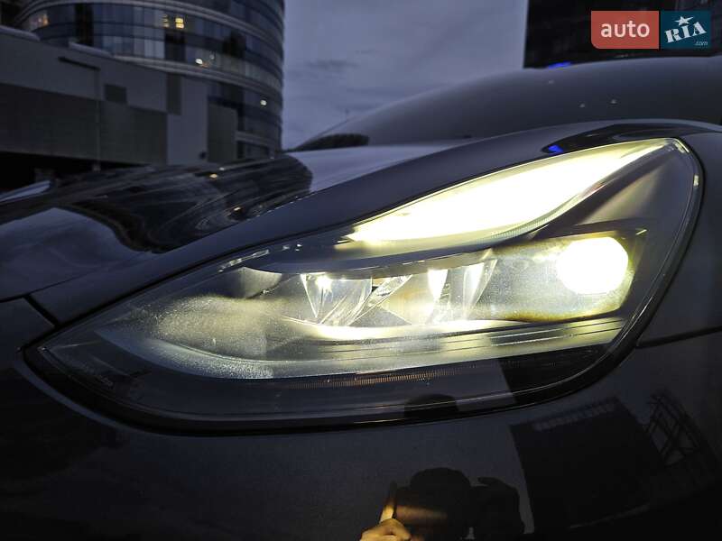 Седан Tesla Model 3 2022 в Дніпрі