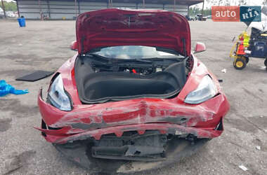 Седан Tesla Model 3 2023 в 