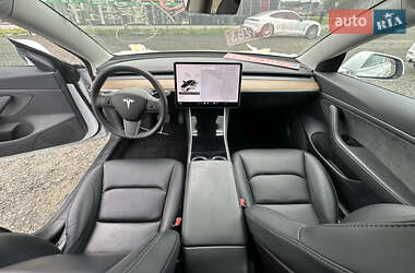 Седан Tesla Model 3 2019 в 