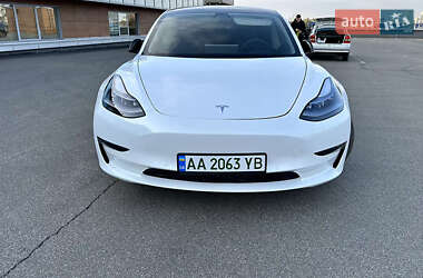 Седан Tesla Model 3 2021 в Києві