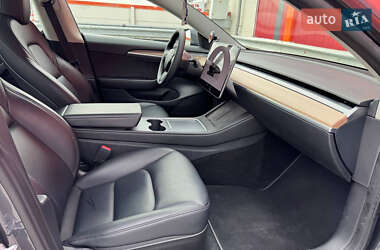 Седан Tesla Model 3 2023 в 