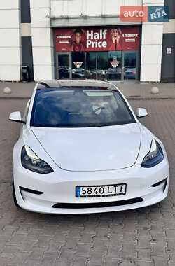 Седан Tesla Model 3 2023 в 