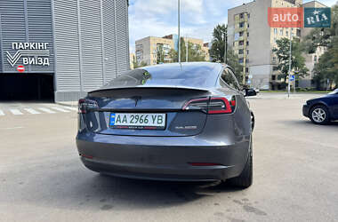 Седан Tesla Model 3 2019 в 