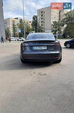 Седан Tesla Model 3 2019 в 
