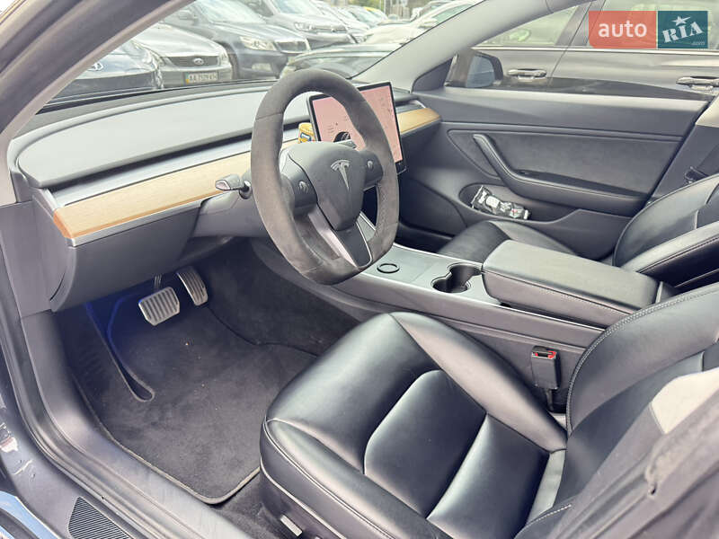 Седан Tesla Model 3 2019 в Києві