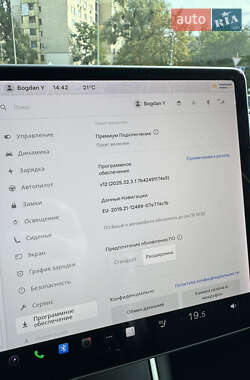 Седан Tesla Model 3 2019 в 