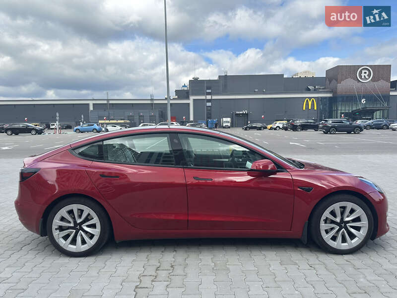 Седан Tesla Model 3 2021 в Ірпені