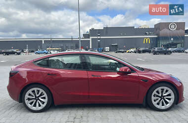 Седан Tesla Model 3 2021 в 