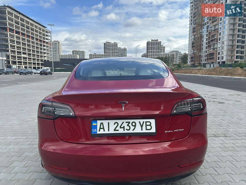 Седан Tesla Model 3 2021 в Ірпені