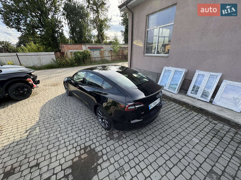 Седан Tesla Model 3 2021 в Львове