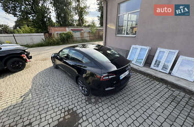 Седан Tesla Model 3 2021 в 