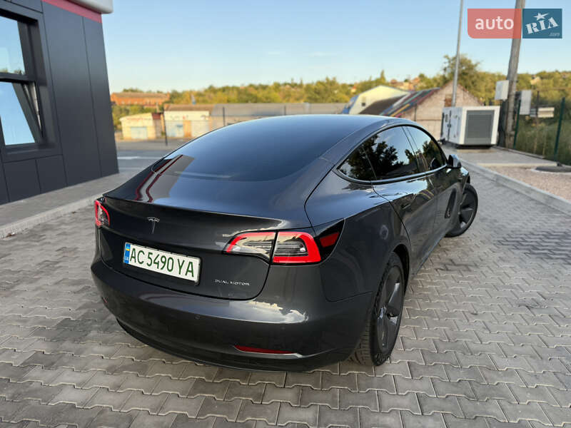 Седан Tesla Model 3 2021 в Кривом Роге