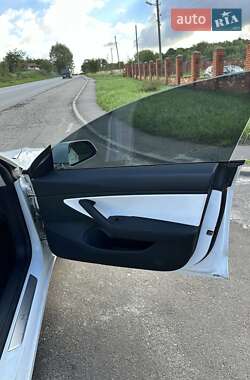 Седан Tesla Model 3 2020 в 