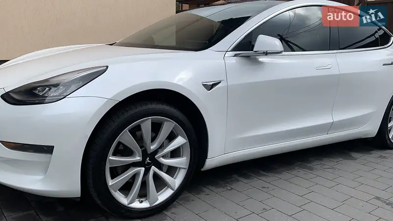 Tesla Model 3 2019