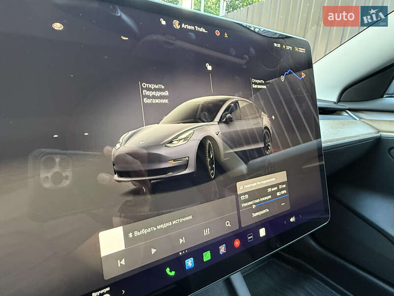 Седан Tesla Model 3 2022 в Буче