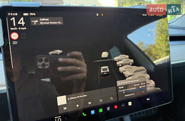 Седан Tesla Model 3 2022 в 