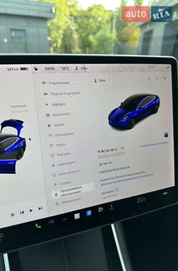 Седан Tesla Model 3 2020 в 