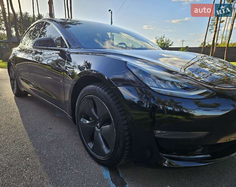 Седан Tesla Model 3 2019 в Житомире