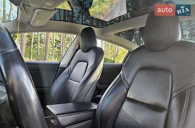 Седан Tesla Model 3 2019 в 