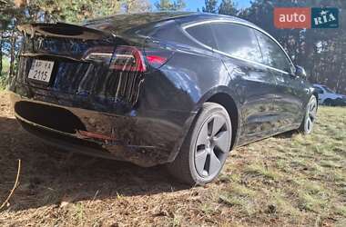 Седан Tesla Model 3 2023 в 