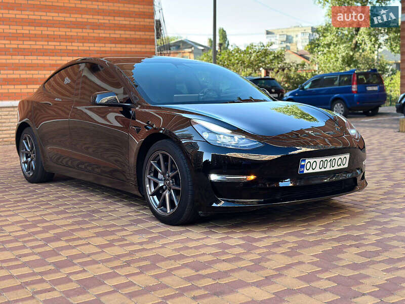 Седан Tesla Model 3 2020 в Одессе