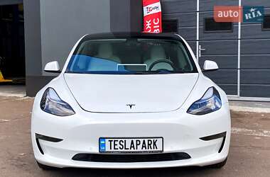 Седан Tesla Model 3 2019 в 