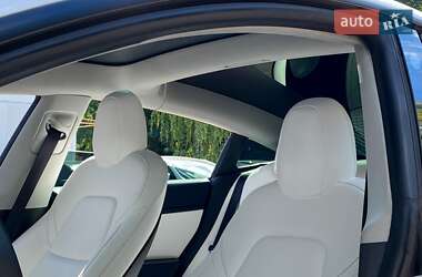 Седан Tesla Model 3 2019 в 