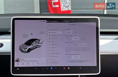 Седан Tesla Model 3 2019 в 