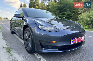 Седан Tesla Model 3 2023 в 