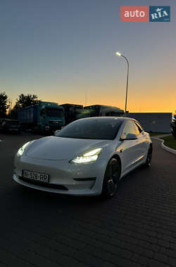 Седан Tesla Model 3 2021 в Рівному