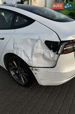 Седан Tesla Model 3 2021 в 