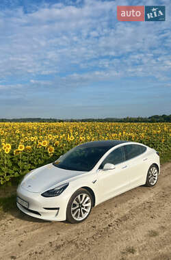 Седан Tesla Model 3 2019 в 
