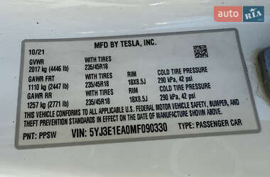 Седан Tesla Model 3 2021 в 