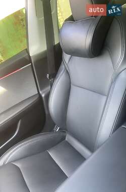 Седан Tesla Model 3 2024 в 