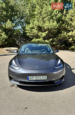 Седан Tesla Model 3 2021 в 