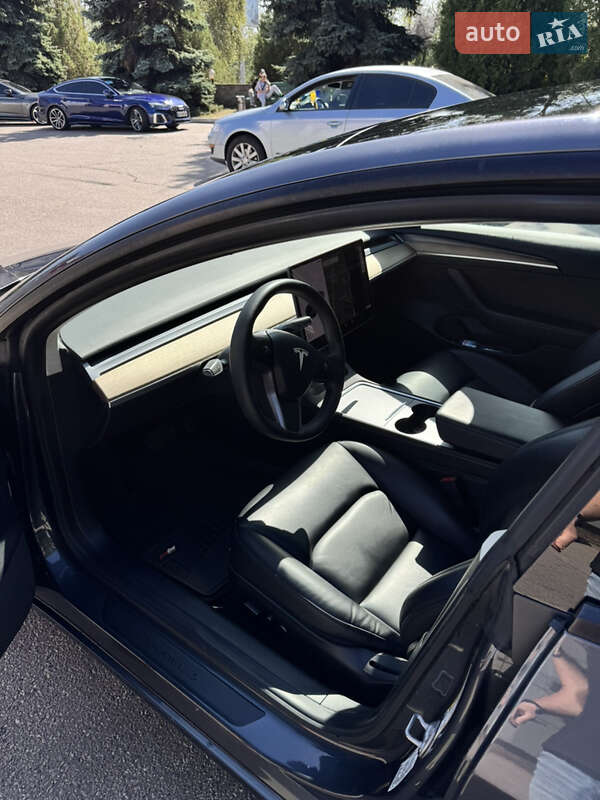 Седан Tesla Model 3 2021 в Запоріжжі