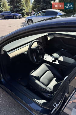 Седан Tesla Model 3 2021 в 