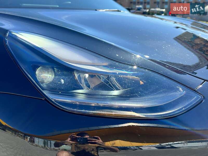 Седан Tesla Model 3 2023 в Киеве