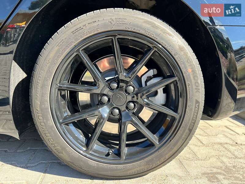 Седан Tesla Model 3 2023 в Киеве