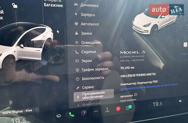 Седан Tesla Model 3 2022 в 