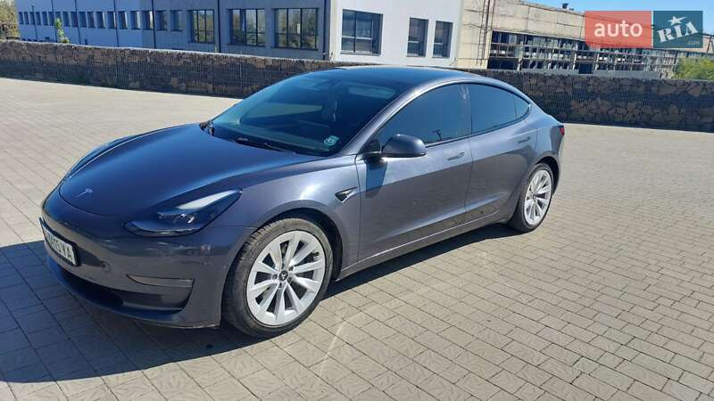 Tesla Model 3 2022