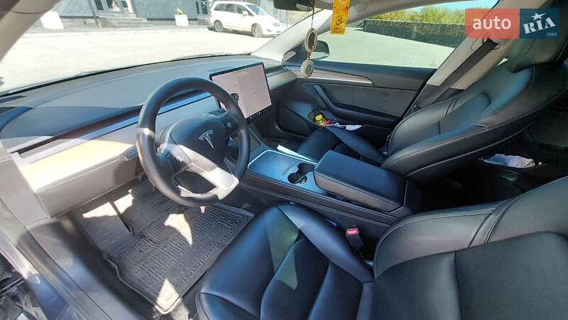 Седан Tesla Model 3 2022 в Рівному