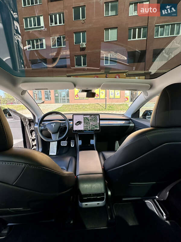 Седан Tesla Model 3 2018 в Києві