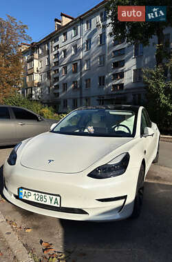 Седан Tesla Model 3 2019 в 