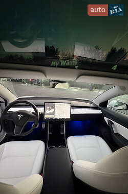 Седан Tesla Model 3 2019 в 