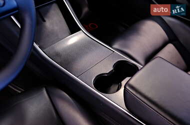 Седан Tesla Model 3 2019 в 