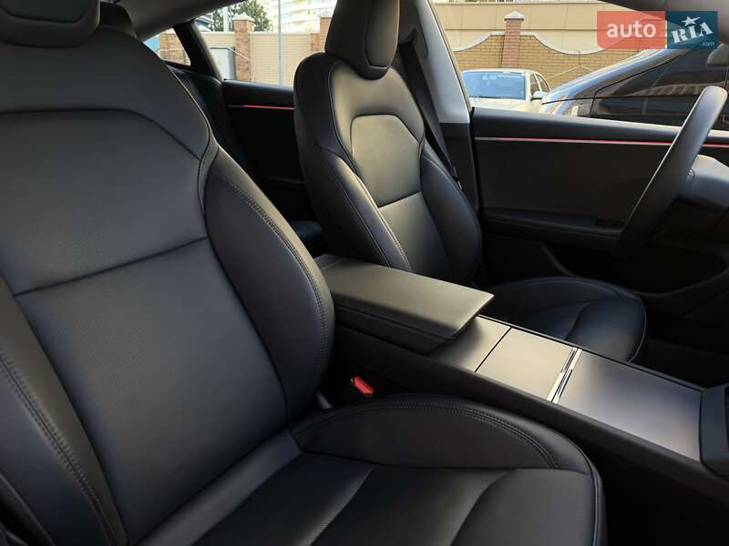 Седан Tesla Model 3 2024 в Одесі