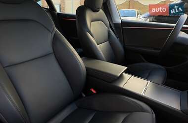 Седан Tesla Model 3 2024 в 